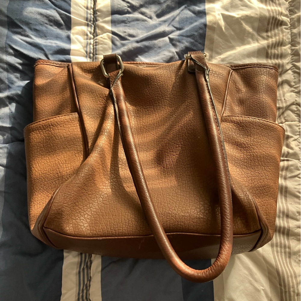 Medium Sized Women’s Handbag- Brown Leather